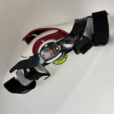 POD K8 3.0 Knee Brace Carbon (Carbon White), Защита колена