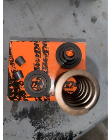 KTM комплект клапанной пружины 350 SXF 11 12 ( 77236028044 )