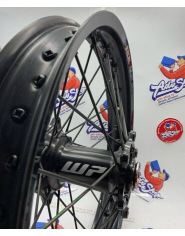 KTM "Factory racing rear wheel 2.15x18""" Колесо заднее усиленное FACTORY RACING  ( черная ступица ) 150 500  EXC EXCF // TE FE 24-> ( A49010901544C1A )