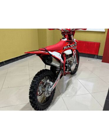 Мотоцикл Hasky V4 Racing (300cc, баланс. вал, 4 клапана)