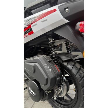 Скутер SPRMOTORS TANK - миниатюра 7