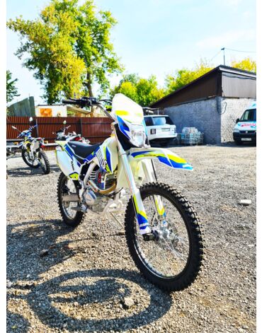 Мотоцикл Avantis FX 250 Basic (172 FMM)