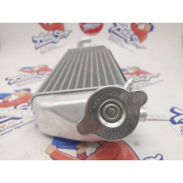 KTM радиатор правый SX SXF 16 18 EXC EXCF 17 19 ( 50435008200 / 50435008100 / 50435008000 ) - миниатюра 1