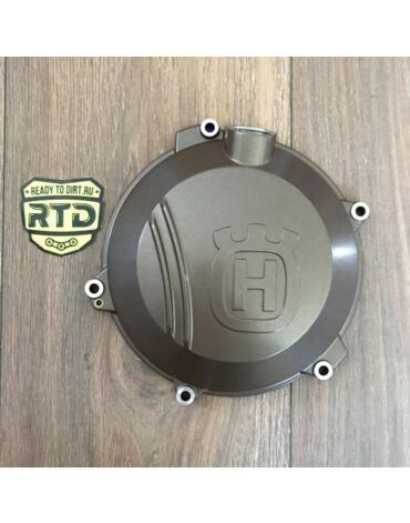 79430626000KA - Крышка сцепления Husqvarna FC450 (2016 2018), FE450 (2017 2018), FE501 (2017 2018)