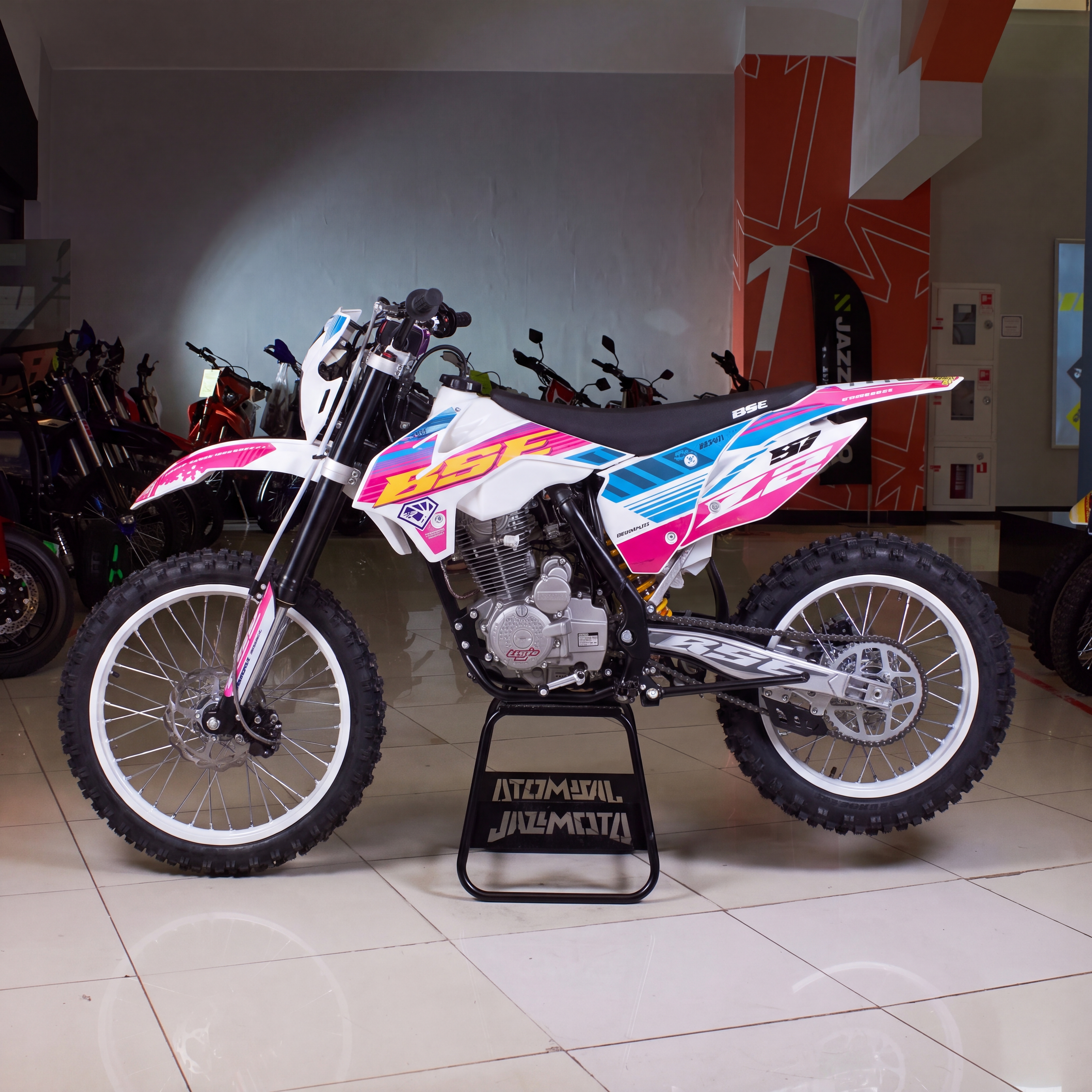 Кроссовый мотоцикл BSE Z2 2.0 Roqvi Pink - фото 1