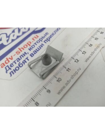 KTM крепежная клипса гайка M6 ( 54603048100 / 50235033300 )