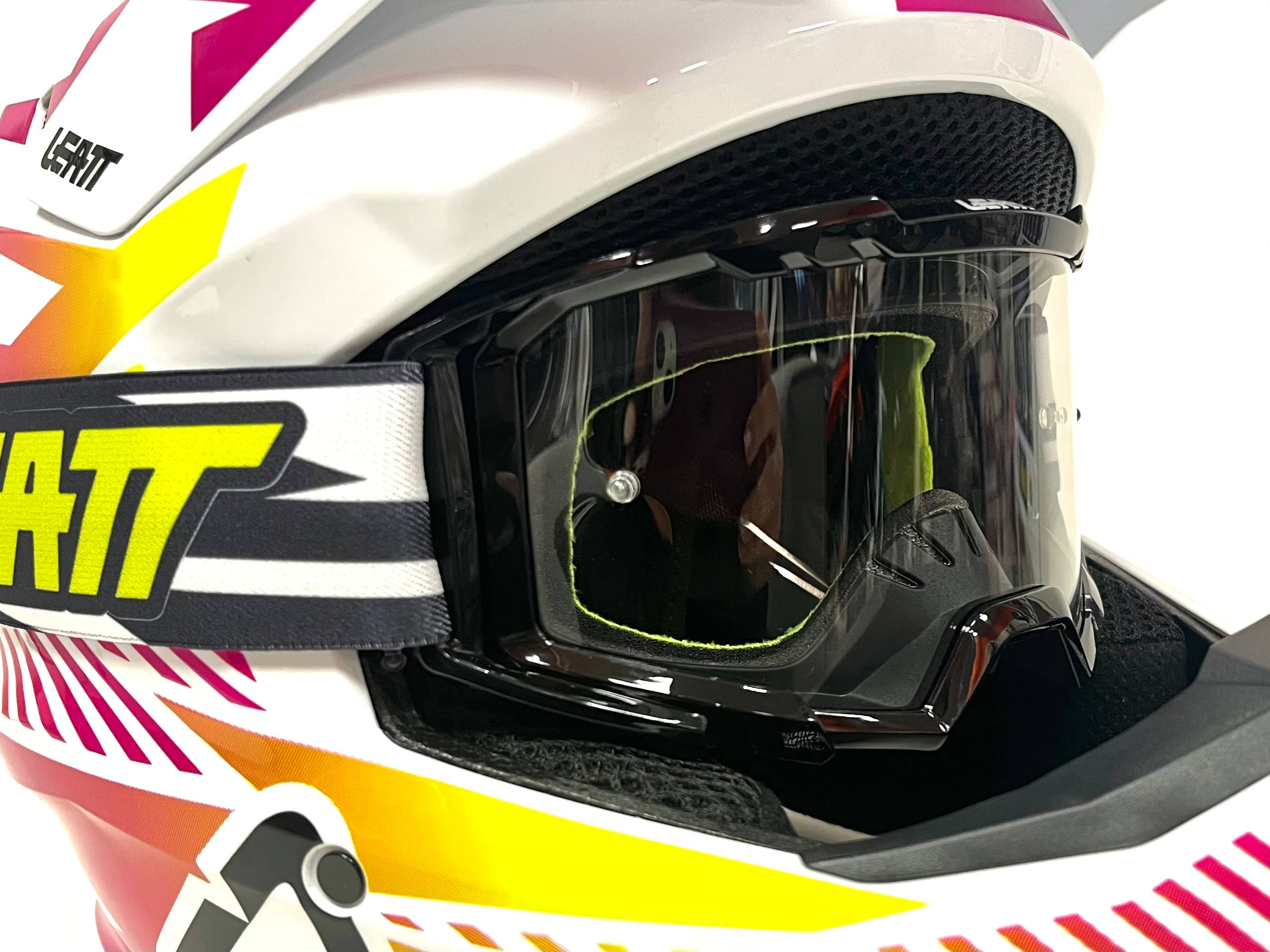 Шлем кроссовый Leatt Moto 3.5 V26 Storm Pink (ЧЗ) - фото 3