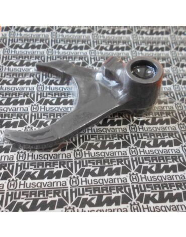 54834003000 - KTM вилка КПП (SHIFTING FORK 1ST 3RD GEAR 03)