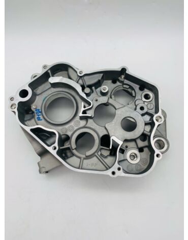 Картер правый MT 250 2t