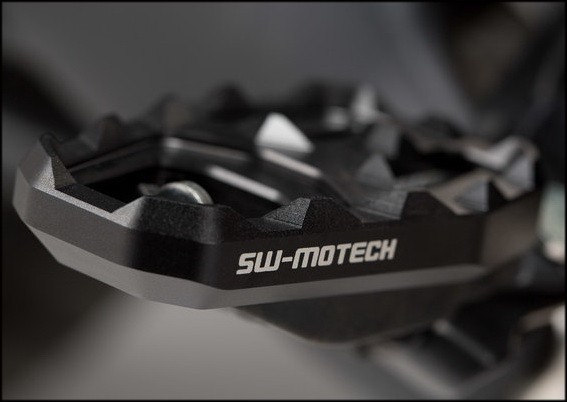 SW MOTECH широкие подножки (черные) CRF1000L Africa Twin (15-) ( 4052572038239 ) - фото 3