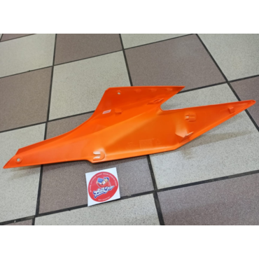 KTM Fuel tank spoiler left (ORANGE) спойлер бака левый 1290 SUPER DUKE R 20 21 ( 61708050000EBA ) - миниатюра 1