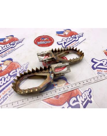 Carapaks Stainless Steel Foot Pegs усиленные подножки со смещением -5 вниз / -10 назад EXC 17 23 (  / FPSKT003Y1722