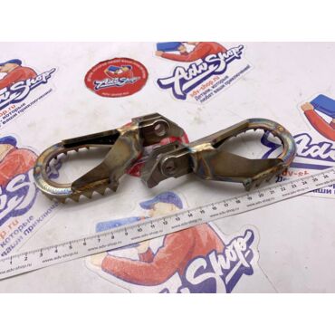 Carapaks Stainless Steel Foot Pegs усиленные подножки со смещением -5 вниз / -10 назад EXC 17 23 (  / FPSKT003Y1722 - миниатюра 3