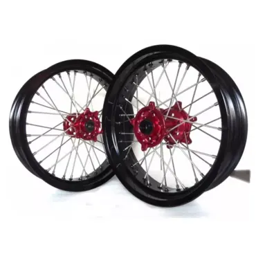 Колесо заднее Suzuki D.I.D DirtStar / Talon 17x4,5 красная ступица - миниатюра 1