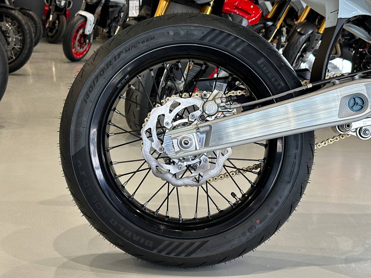 Stark Varg SM (Super moto) - фото 11