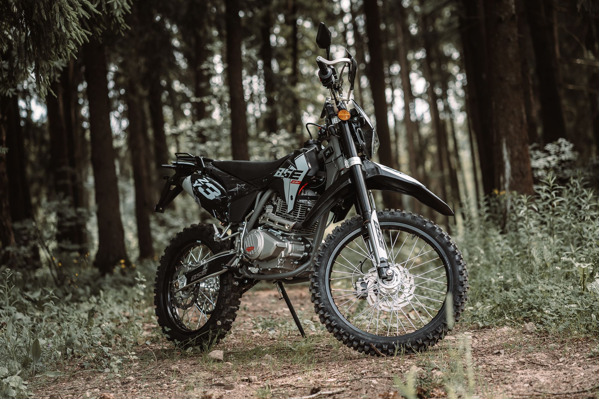 Мотоцикл BSE Z3 Y Black/White Stinger - фото 12