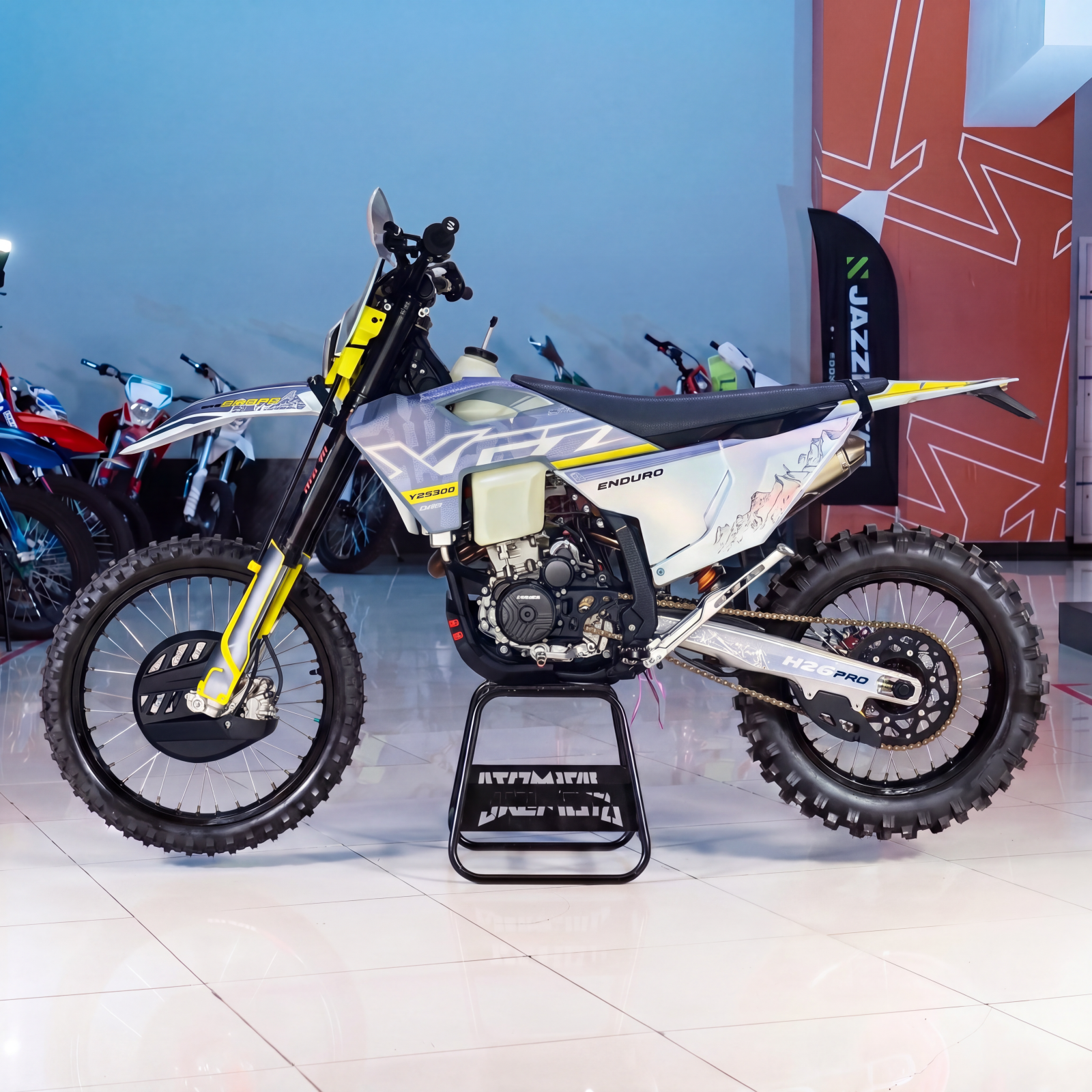 Мотоцикл XGZ H26PRO YBS300PRO 21 18
