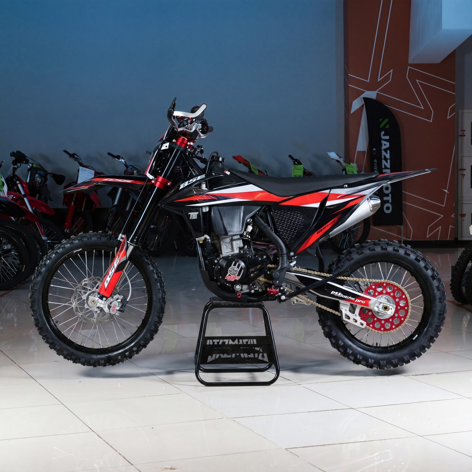 Эндуро / кроссовый мотоцикл BSE T8 Red Storm (Sport) 21 18